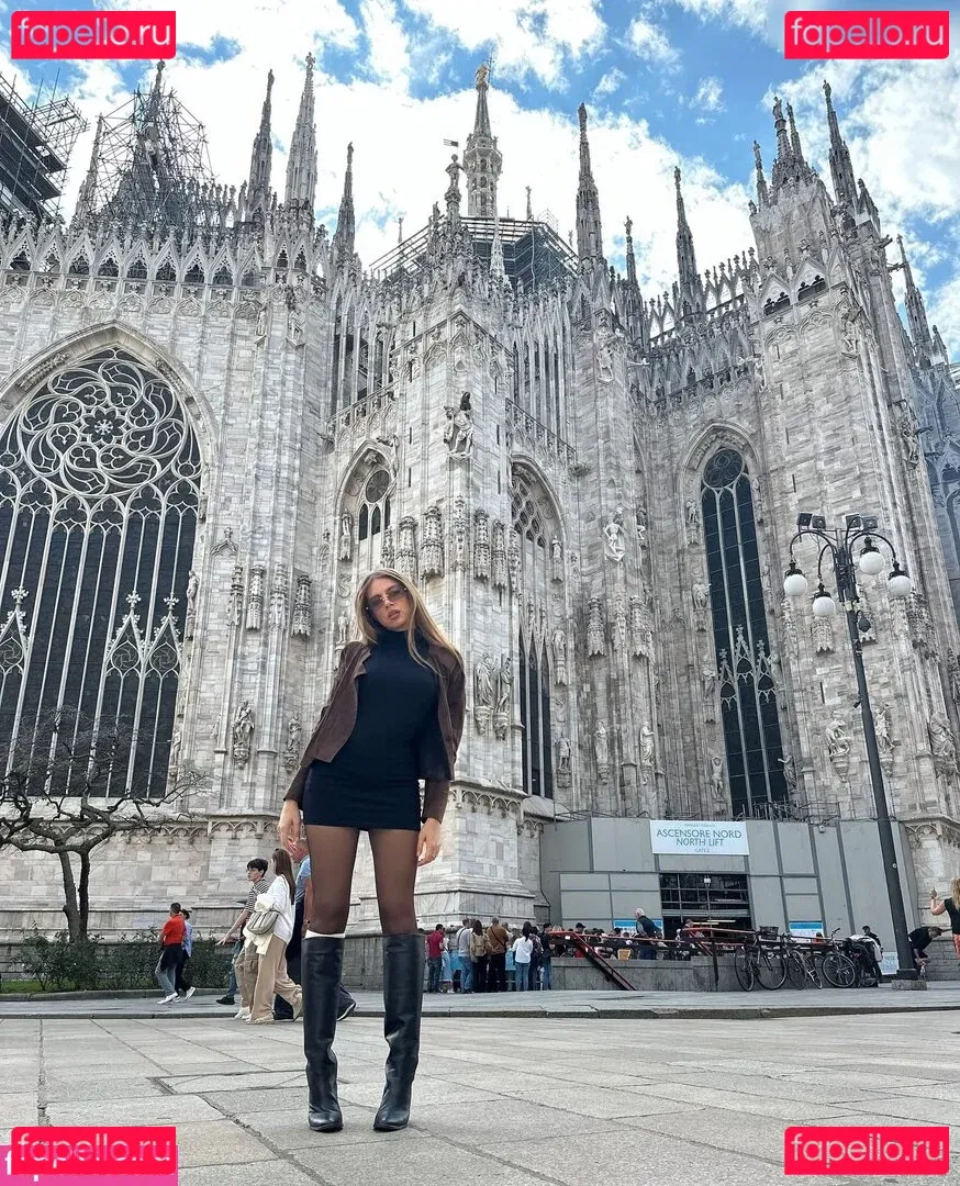 Xenia Tchoumitcheva Onlyfans Photo Gallery 