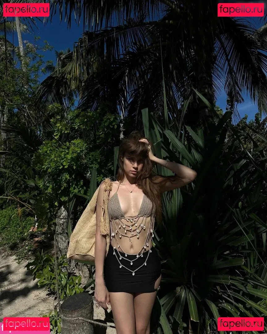 Xenia Tchoumitcheva Onlyfans Photo Gallery 