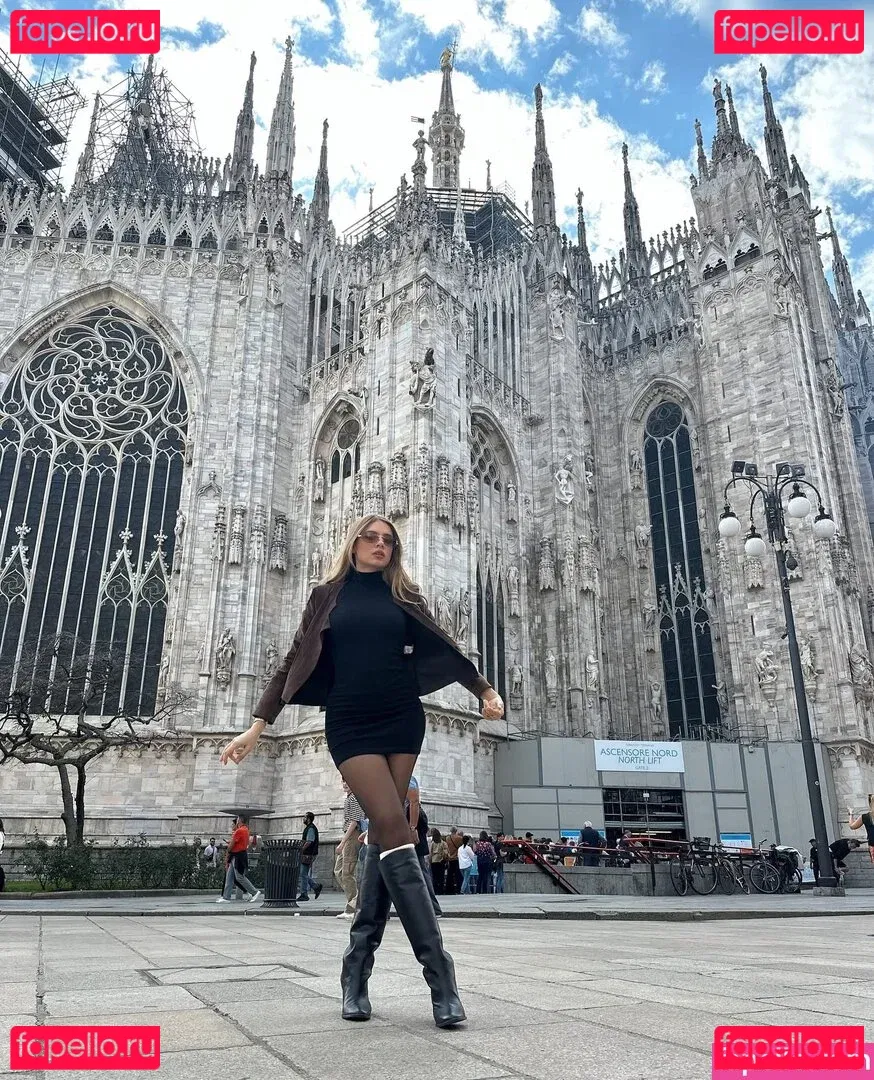 Xenia Tchoumitcheva Onlyfans Photo Gallery 