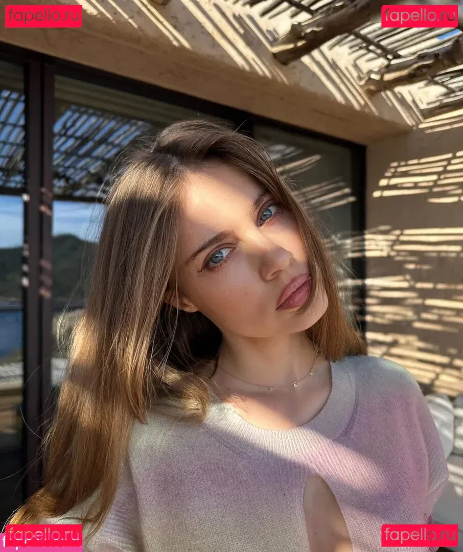 Xenia Tchoumitcheva Onlyfans Photo Gallery 