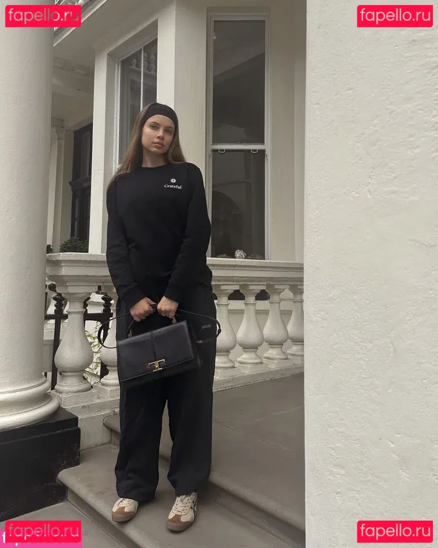 Xenia Tchoumitcheva Onlyfans Photo Gallery 