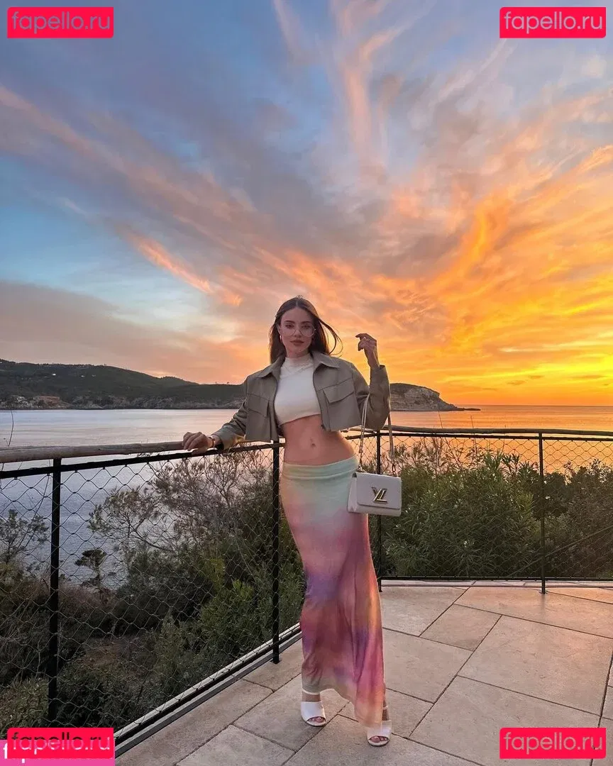 Xenia Tchoumitcheva Onlyfans Photo Gallery 