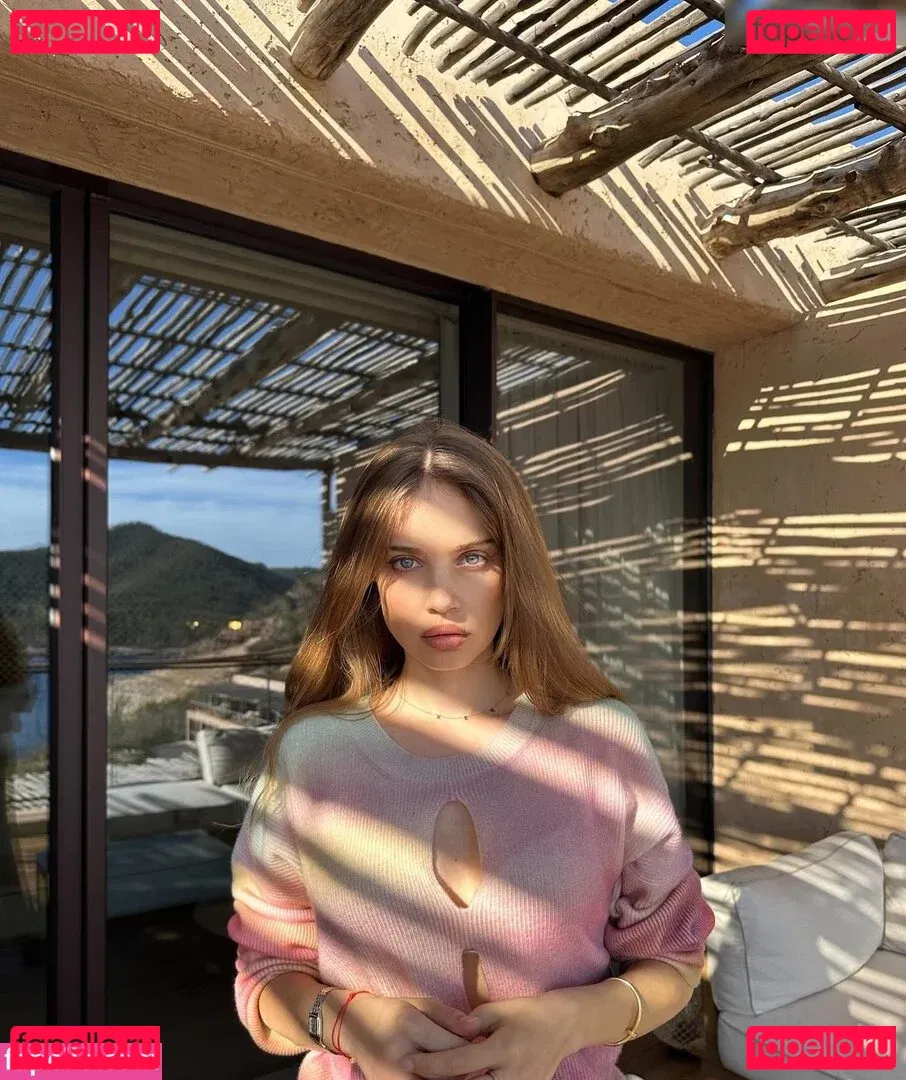 Xenia Tchoumitcheva Onlyfans Photo Gallery 