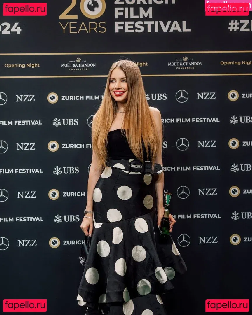 Xenia Tchoumitcheva Onlyfans Photo Gallery 