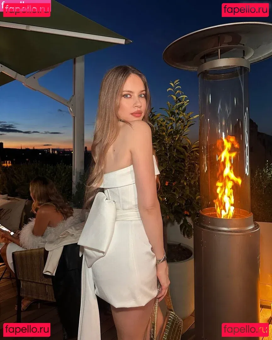 Xenia Tchoumitcheva Onlyfans Photo Gallery 