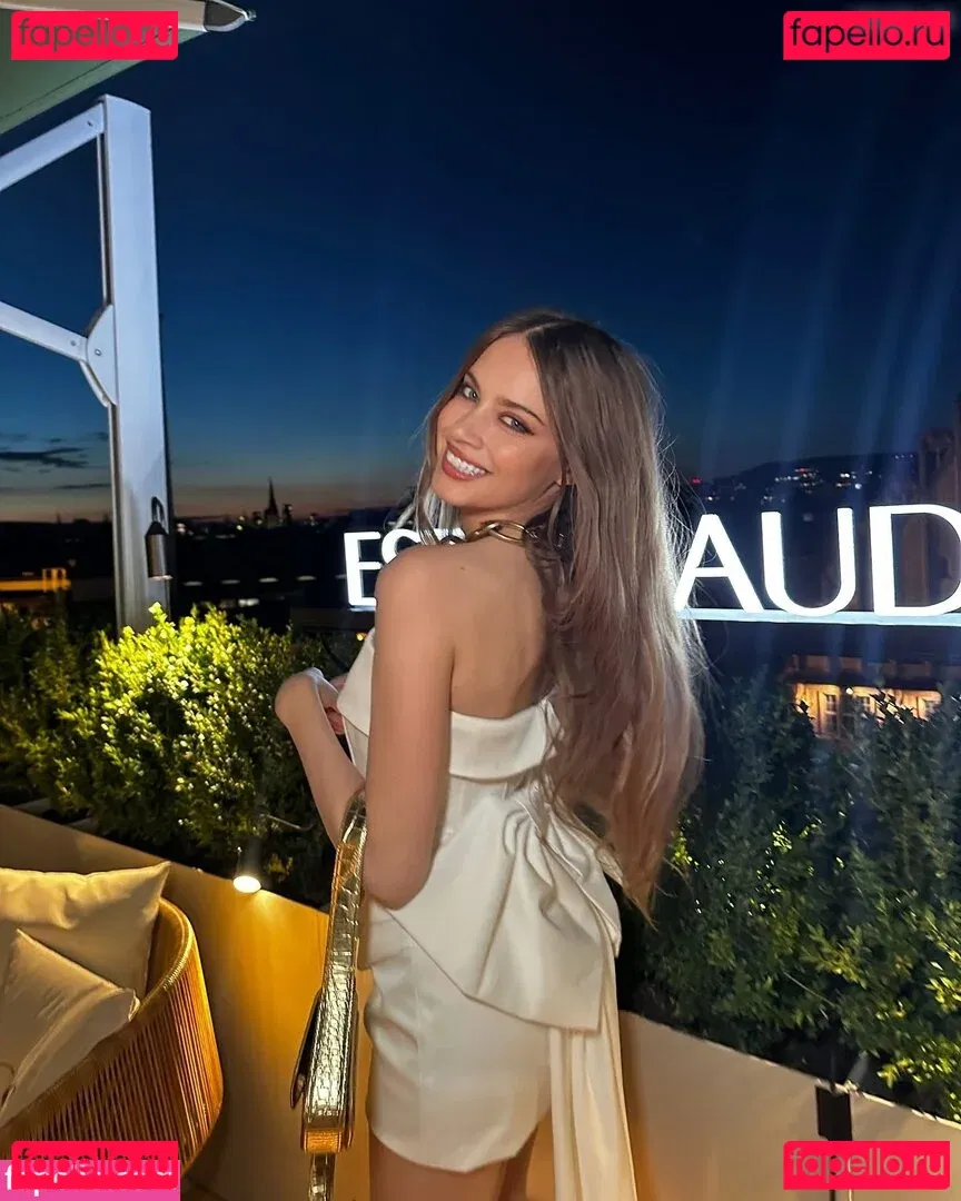 Xenia Tchoumitcheva Onlyfans Photo Gallery 