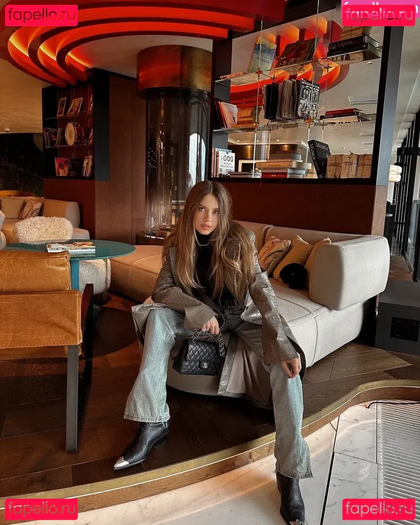 Xenia Tchoumitcheva Onlyfans Photo Gallery 