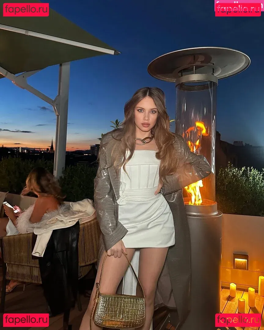 Xenia Tchoumitcheva Onlyfans Photo Gallery 