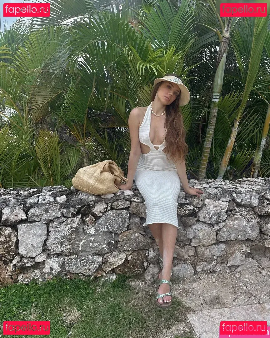 Xenia Tchoumitcheva Onlyfans Photo Gallery 