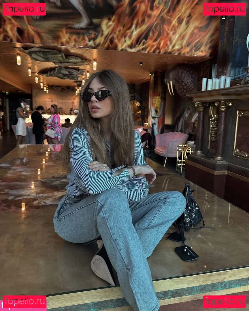 Xenia Tchoumitcheva Onlyfans Photo Gallery 