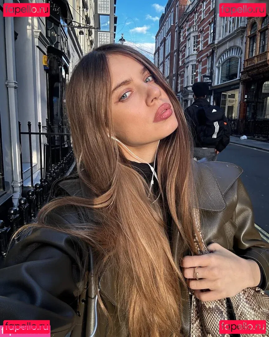 Xenia Tchoumitcheva Onlyfans Photo Gallery 