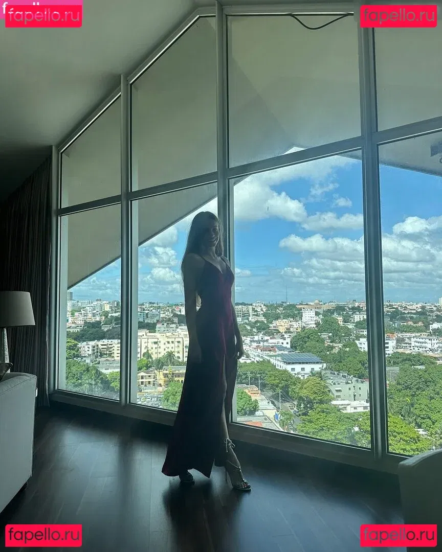 Xenia Tchoumitcheva Onlyfans Photo Gallery 