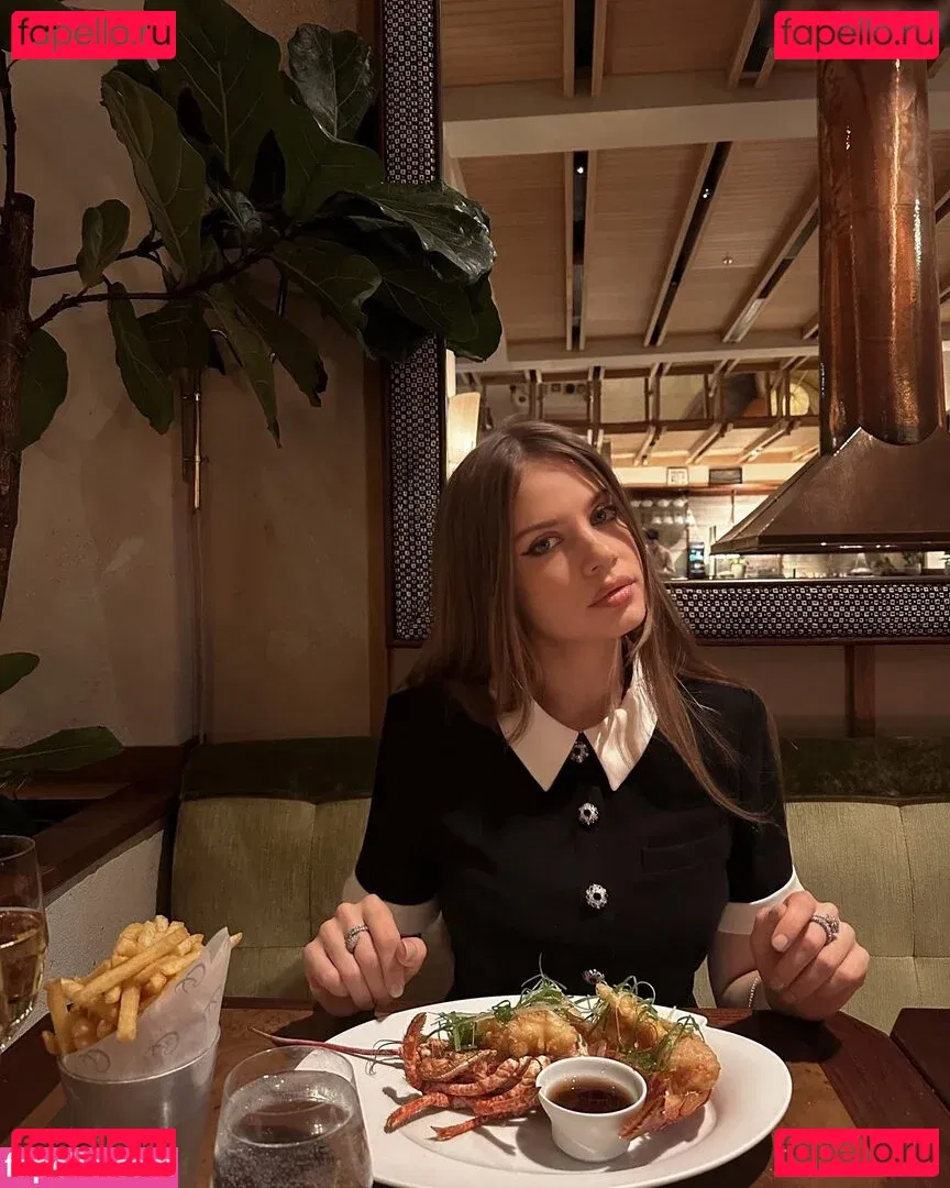 Xenia Tchoumitcheva Onlyfans Photo Gallery 