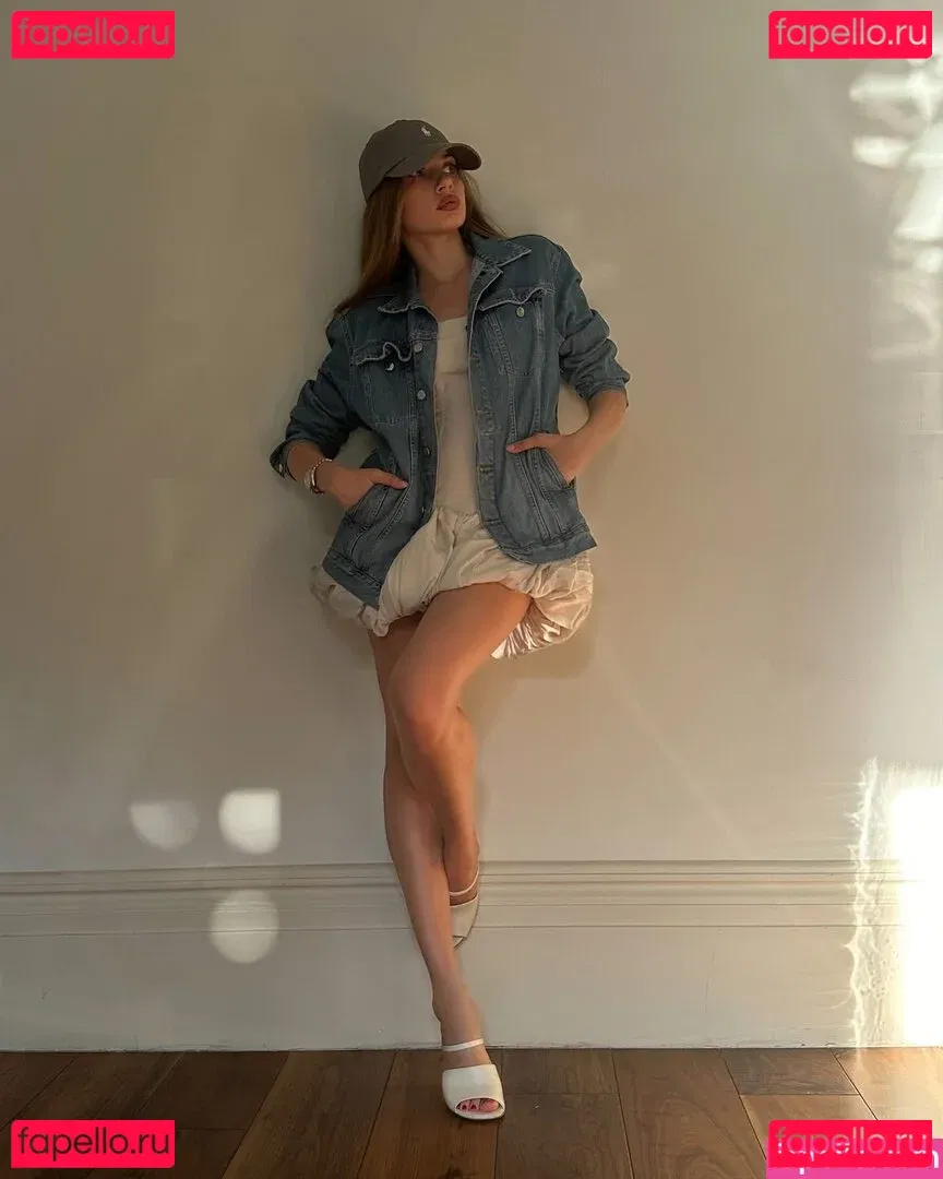 Xenia Tchoumitcheva Onlyfans Photo Gallery 