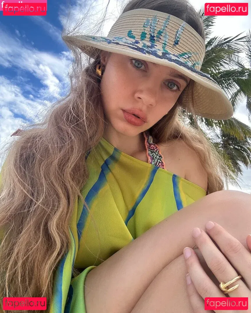 Xenia Tchoumitcheva Onlyfans Photo Gallery 