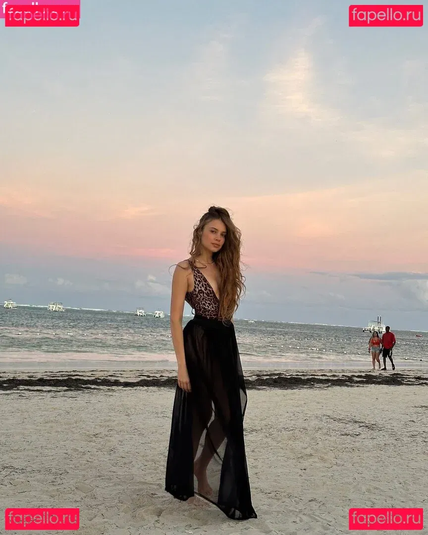 Xenia Tchoumitcheva Onlyfans Photo Gallery 