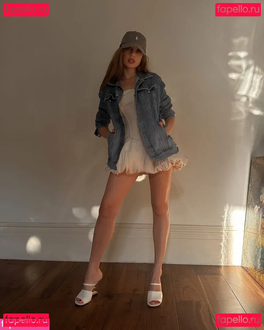 Xenia Tchoumitcheva Onlyfans Photo Gallery 