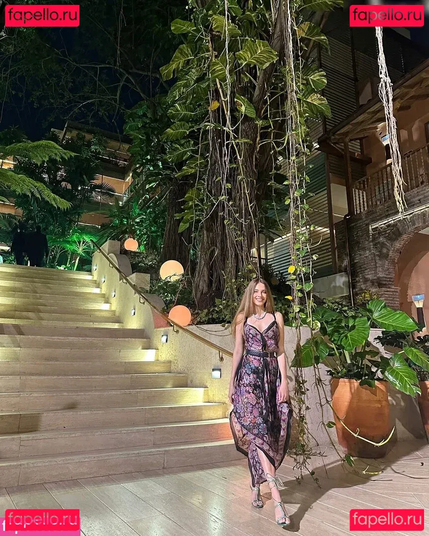 Xenia Tchoumitcheva Onlyfans Photo Gallery 