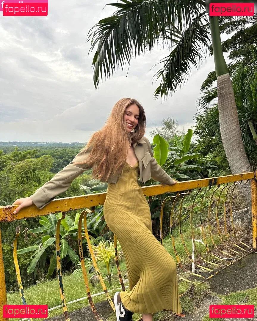 Xenia Tchoumitcheva Onlyfans Photo Gallery 