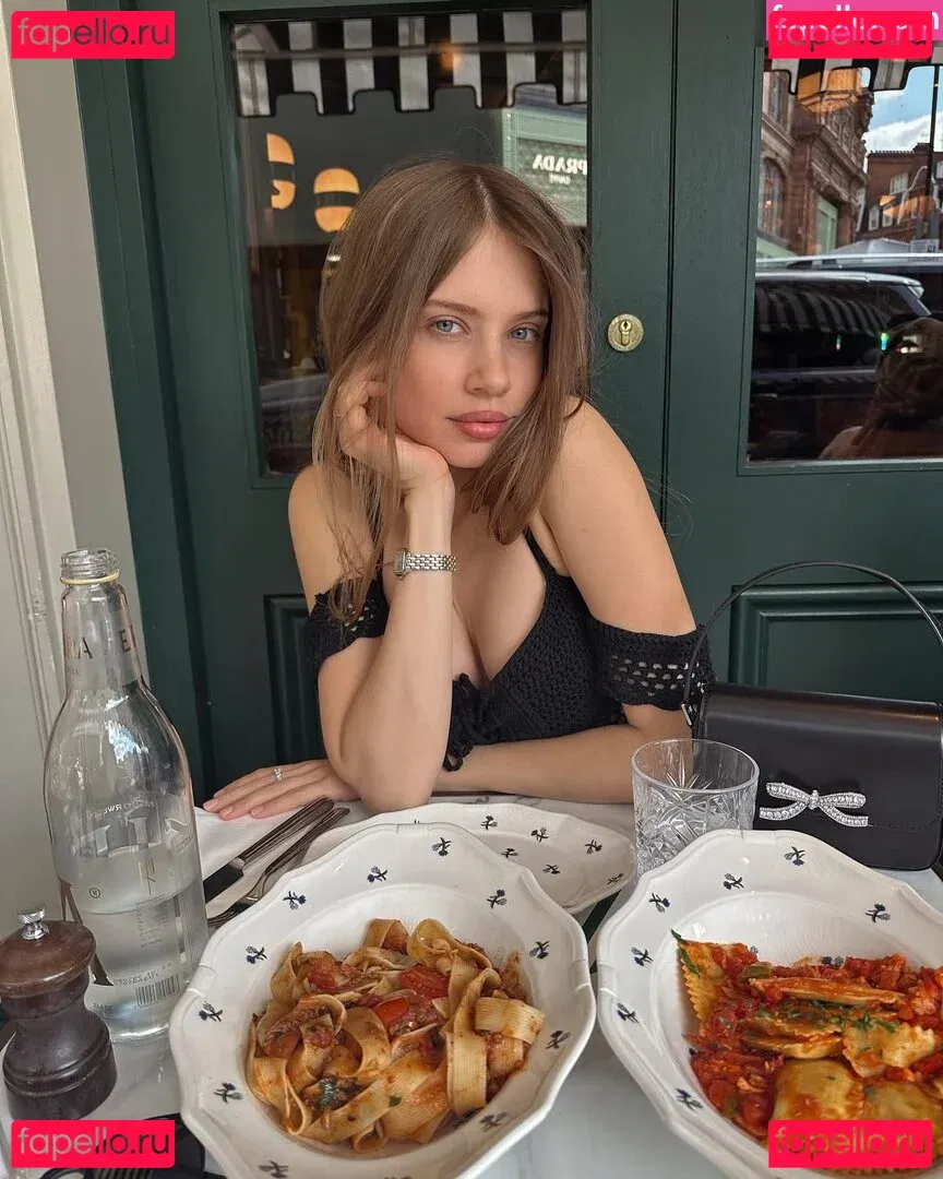 Xenia Tchoumitcheva Onlyfans Photo Gallery 