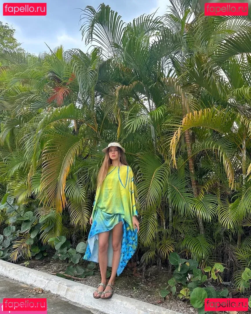 Xenia Tchoumitcheva Onlyfans Photo Gallery 