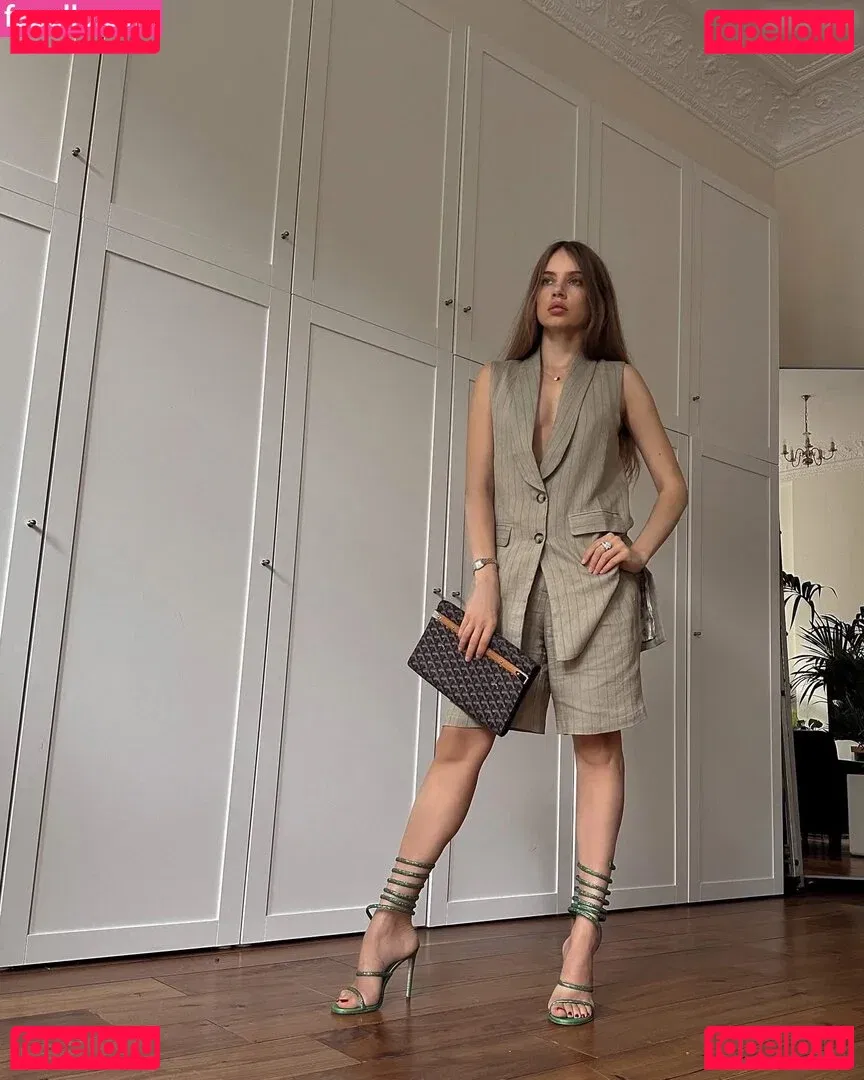 Xenia Tchoumitcheva Onlyfans Photo Gallery 