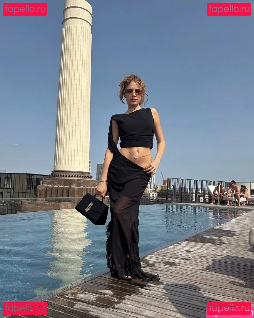 Xenia Tchoumitcheva Onlyfans Photo Gallery 