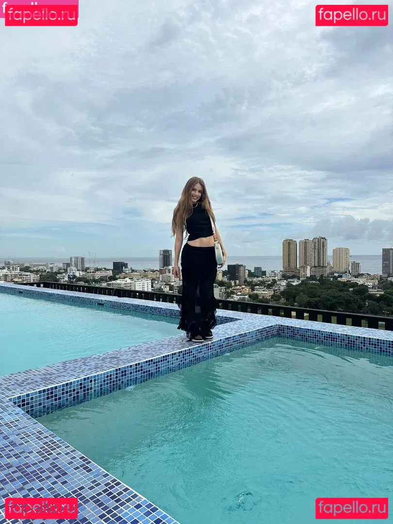 Xenia Tchoumitcheva Onlyfans Photo Gallery 