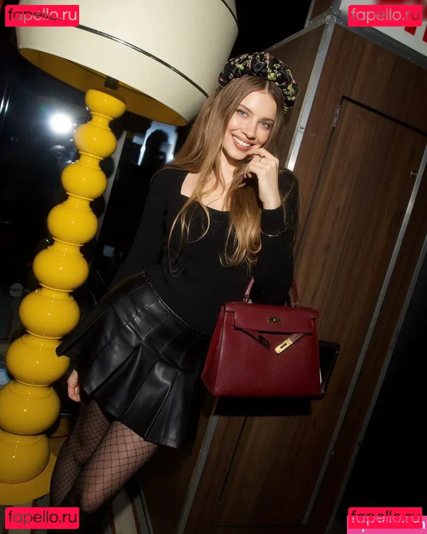 Xenia Tchoumitcheva Onlyfans Photo Gallery 