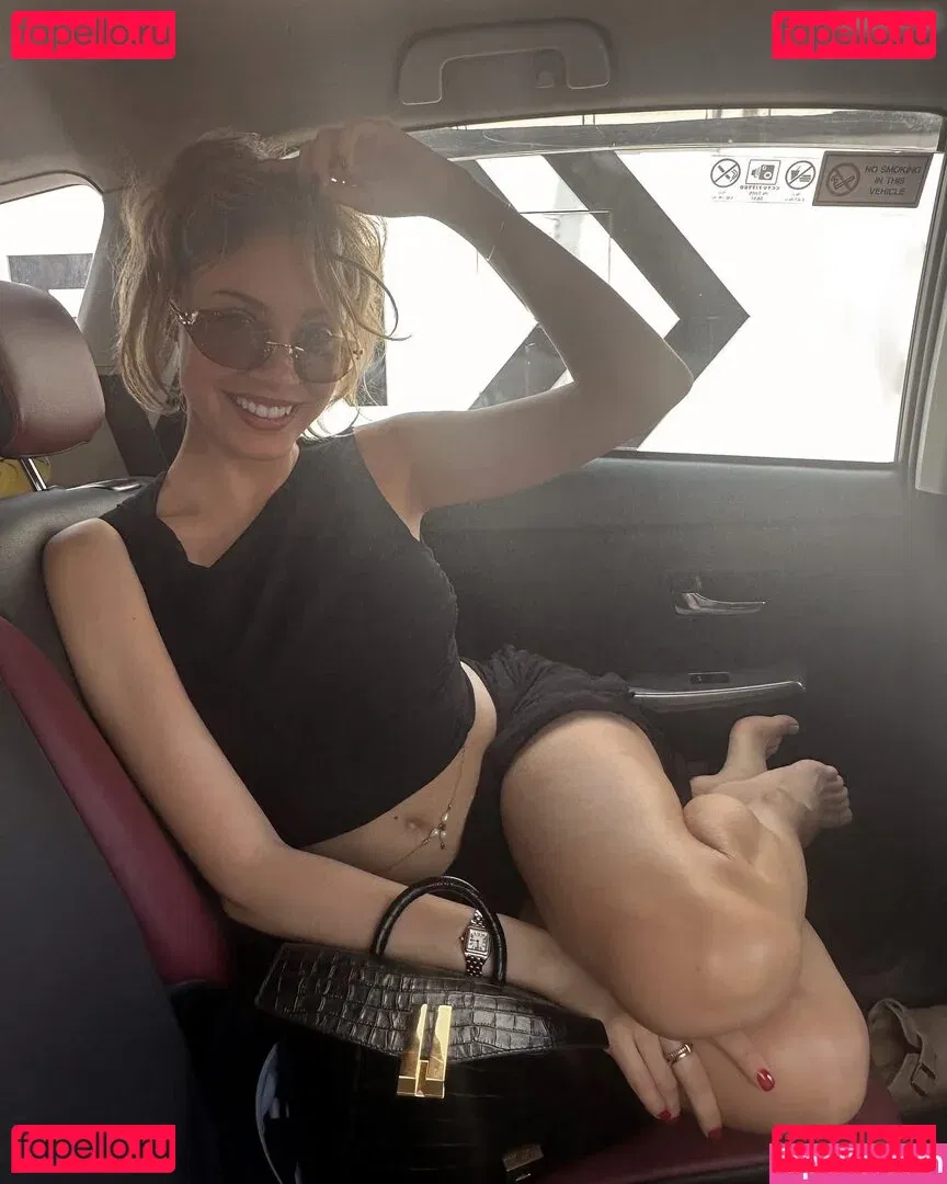 Xenia Tchoumitcheva Onlyfans Photo Gallery 