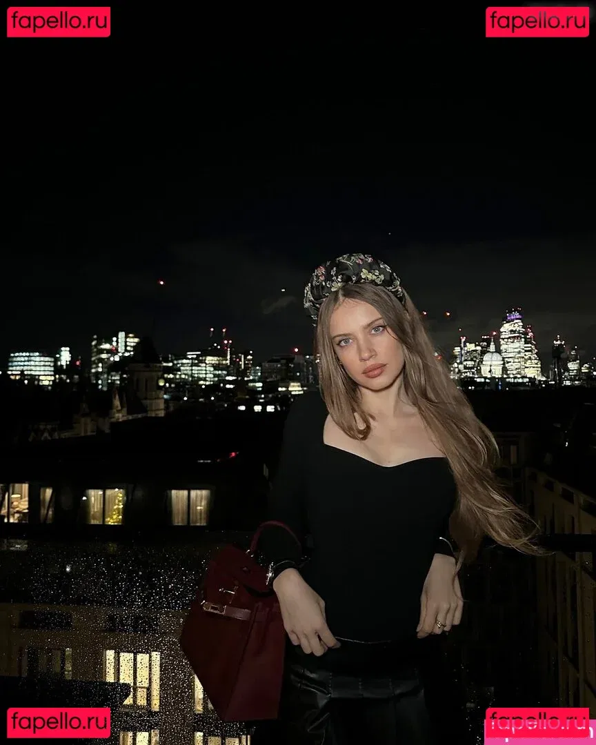 Xenia Tchoumitcheva Onlyfans Photo Gallery 