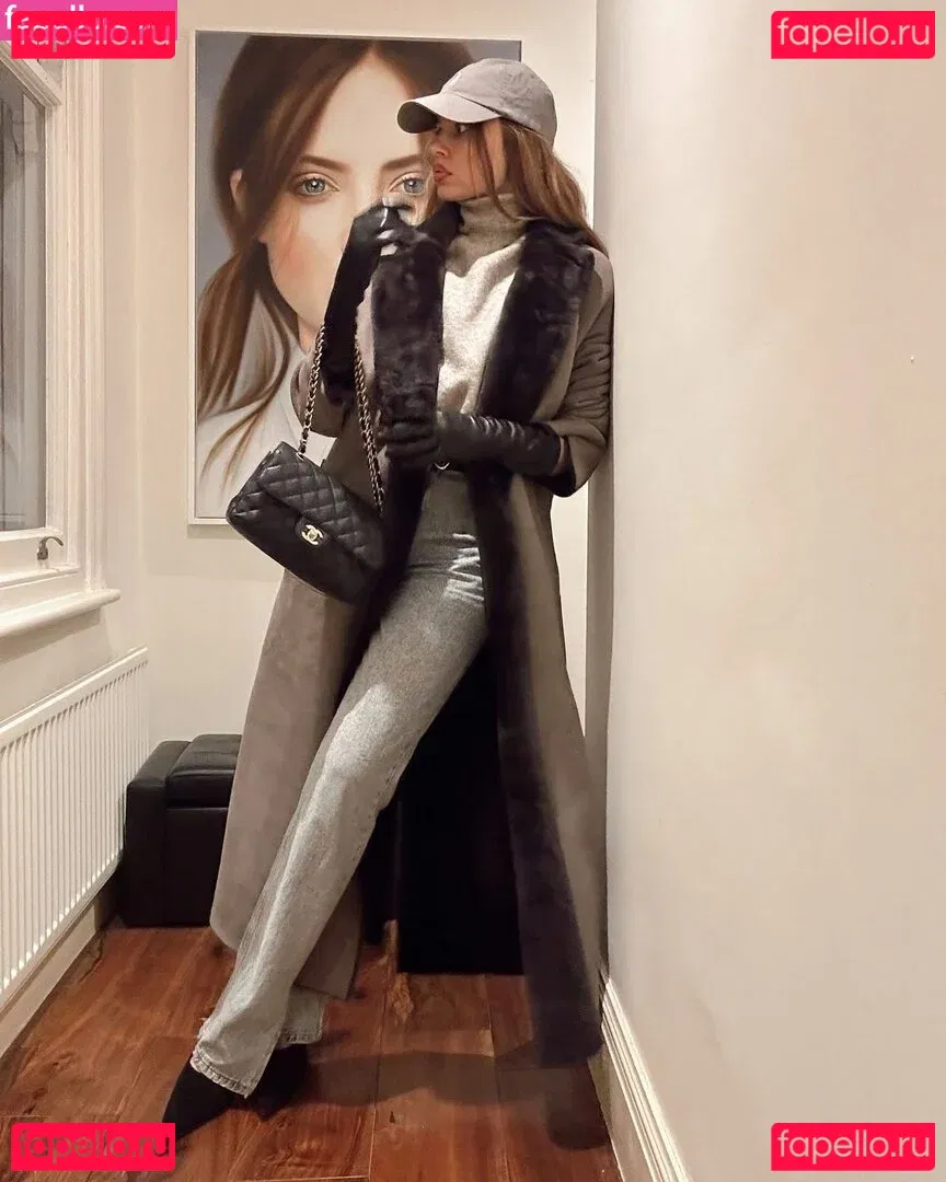 Xenia Tchoumitcheva Onlyfans Photo Gallery 