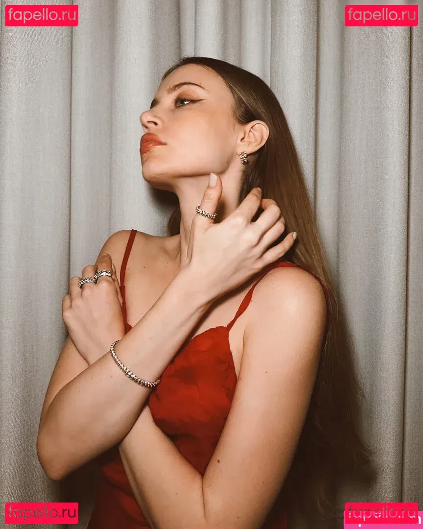 Xenia Tchoumitcheva Onlyfans Photo Gallery 