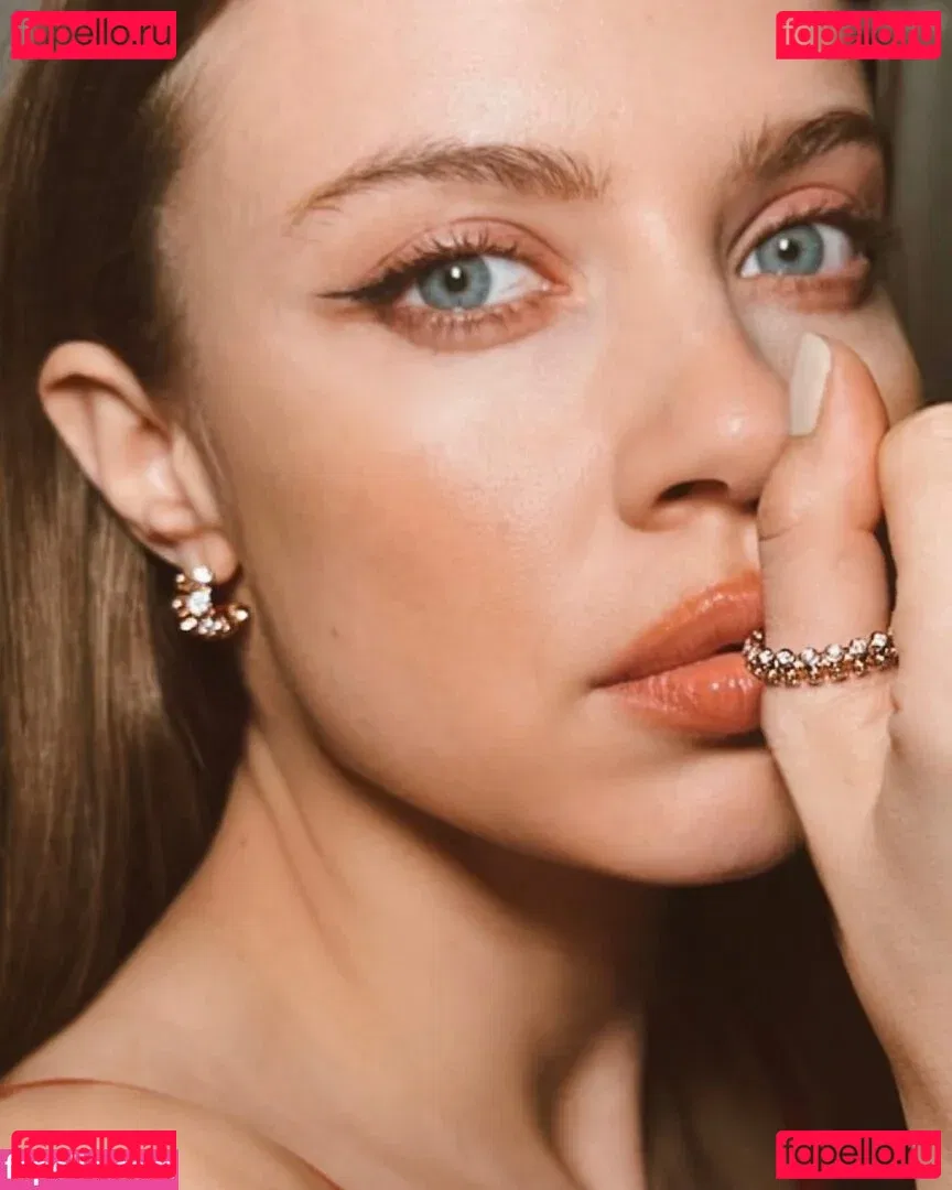 Xenia Tchoumitcheva Onlyfans Photo Gallery 