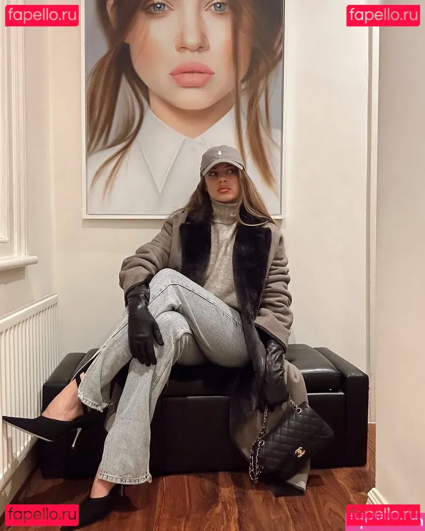 Xenia Tchoumitcheva Onlyfans Photo Gallery 