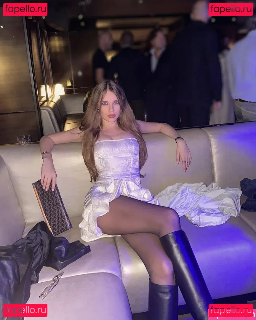 Xenia Tchoumitcheva Onlyfans Photo Gallery 