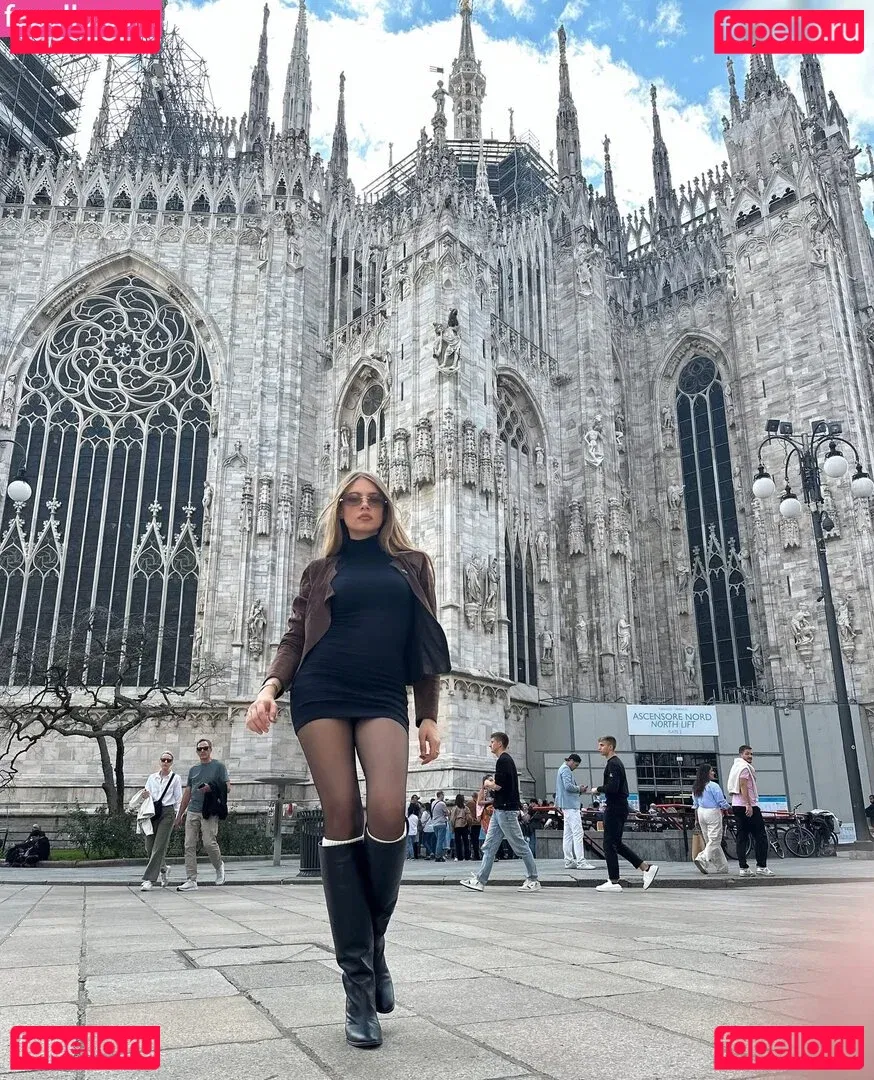 Xenia Tchoumitcheva Onlyfans Photo Gallery 