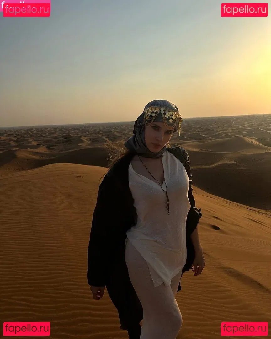 Xenia Tchoumitcheva Onlyfans Photo Gallery 