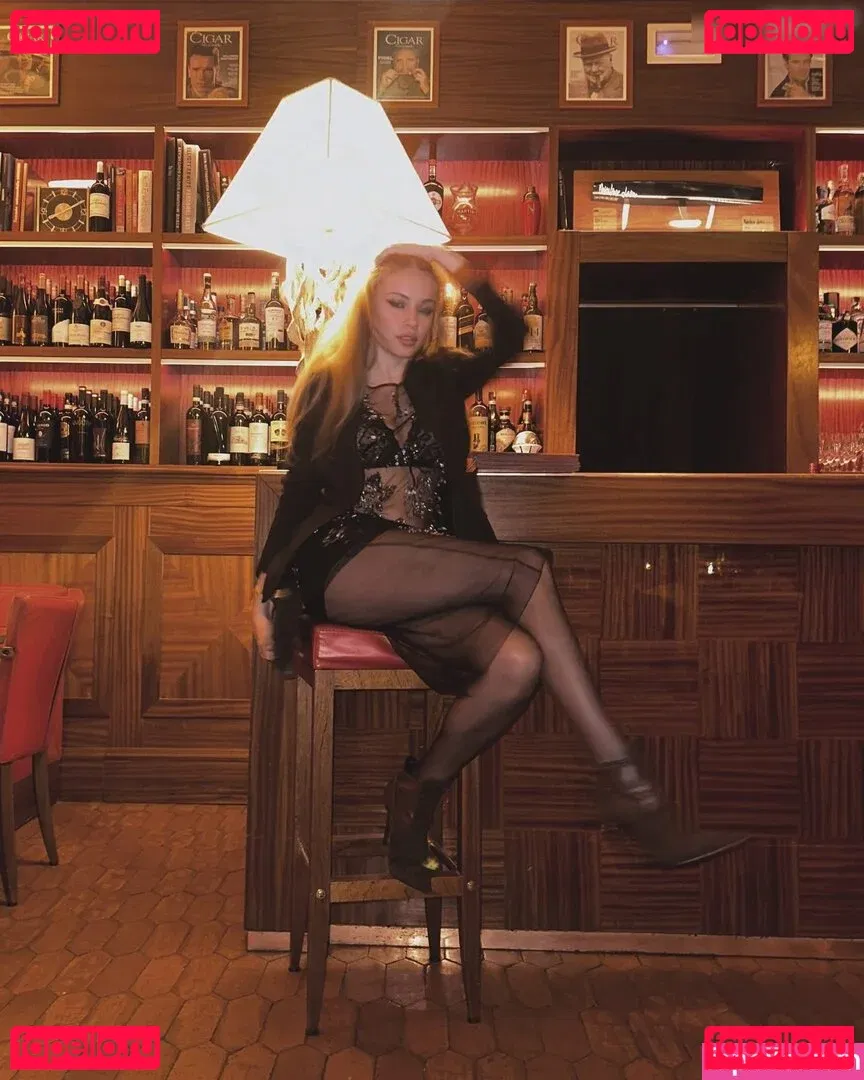 Xenia Tchoumitcheva Onlyfans Photo Gallery 