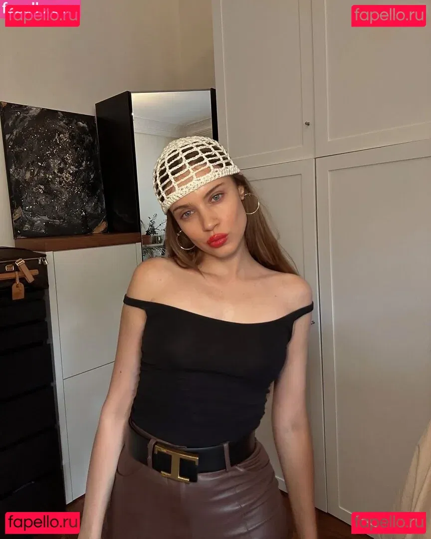 Xenia Tchoumitcheva Onlyfans Photo Gallery 