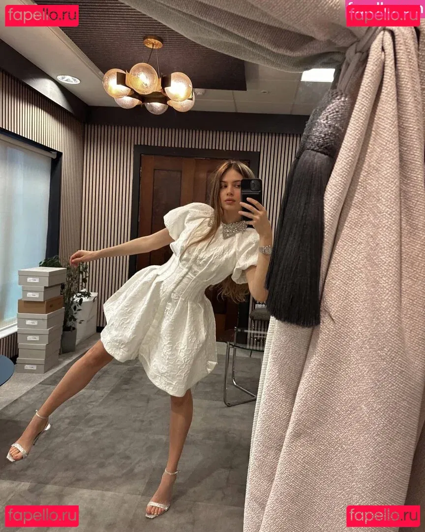 Xenia Tchoumitcheva Onlyfans Photo Gallery 