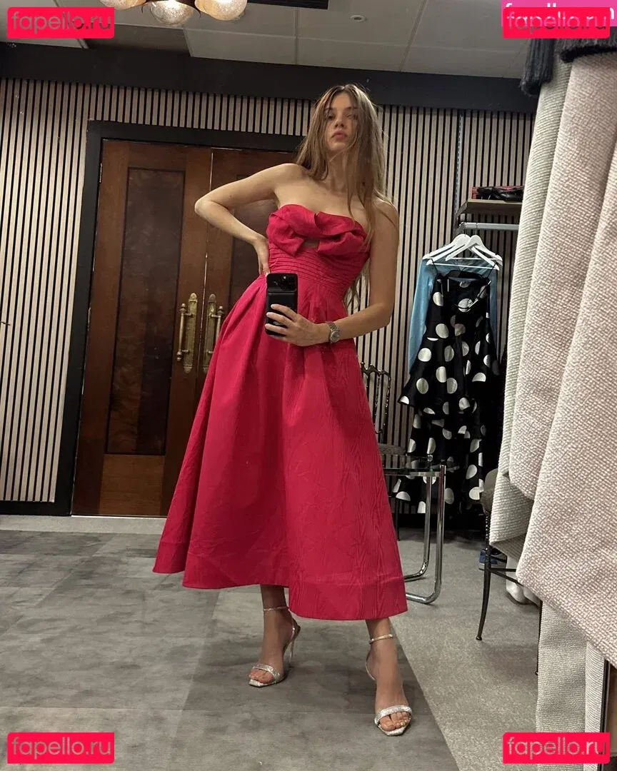 Xenia Tchoumitcheva Onlyfans Photo Gallery 