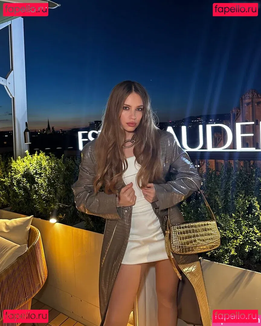 Xenia Tchoumitcheva Onlyfans Photo Gallery 