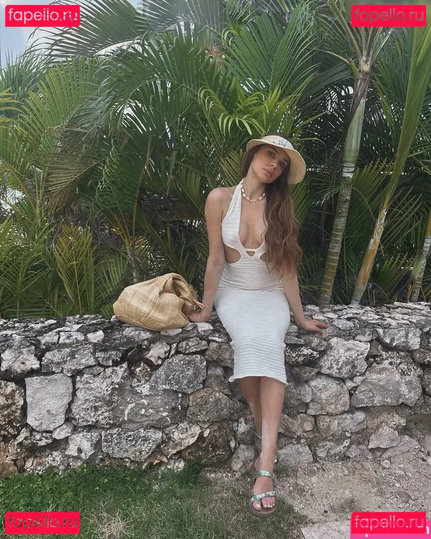 Xenia Tchoumitcheva Onlyfans Photo Gallery 