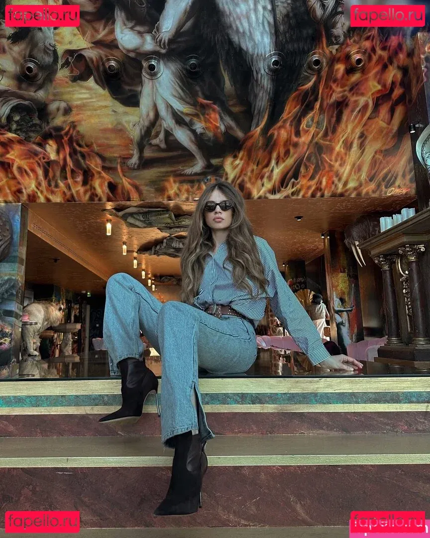 Xenia Tchoumitcheva Onlyfans Photo Gallery 