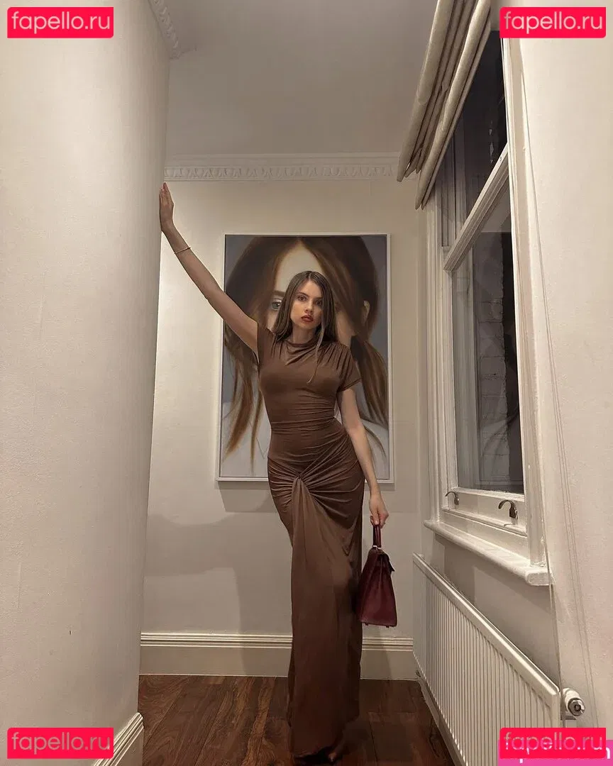 Xenia Tchoumitcheva Onlyfans Photo Gallery 