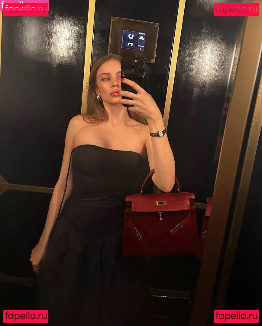 Xenia Tchoumitcheva Onlyfans Photo Gallery 