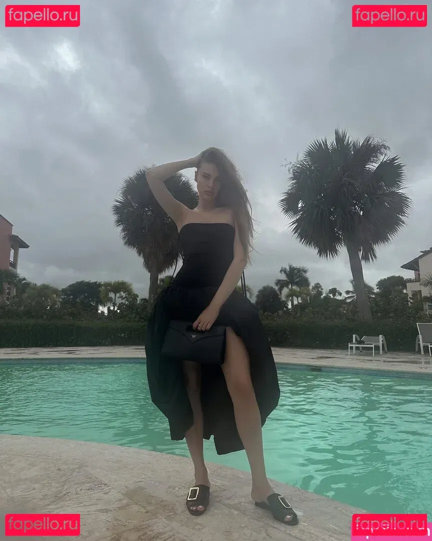 Xenia Tchoumitcheva Onlyfans Photo Gallery 