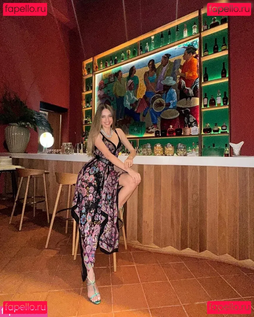 Xenia Tchoumitcheva Onlyfans Photo Gallery 