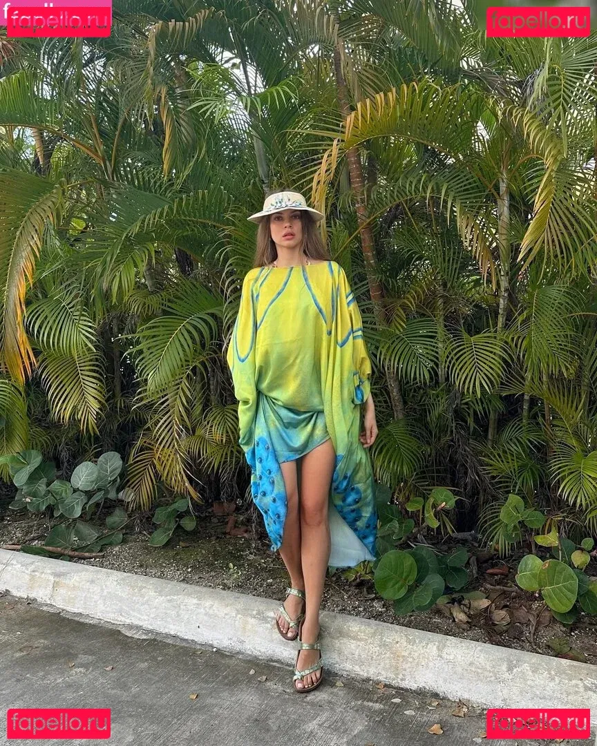 Xenia Tchoumitcheva Onlyfans Photo Gallery 